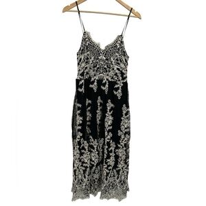 NWT Express Black and Cream Lace Fit and Flare Spaghetti Strap Event Dress - S